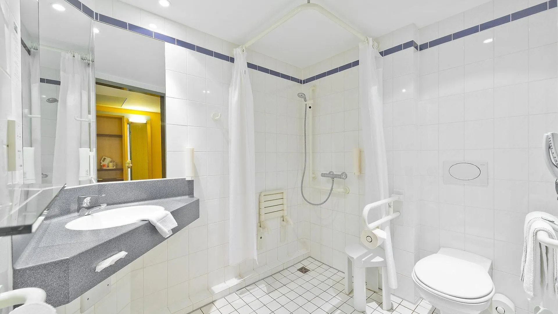 Holiday Inn Express Frankfurt Messe By Ihg Frankfurt am Main Hotel