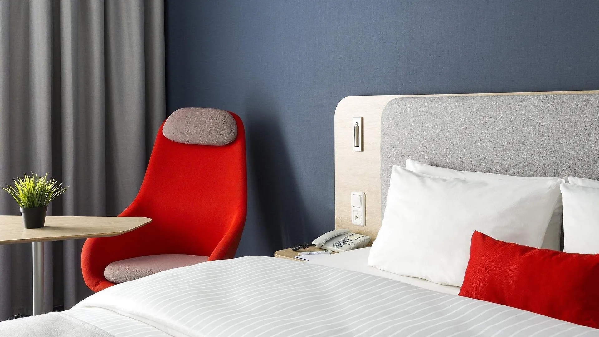 Hotel Holiday Inn Express Frankfurt Messe By Ihg Frankfurt am Main