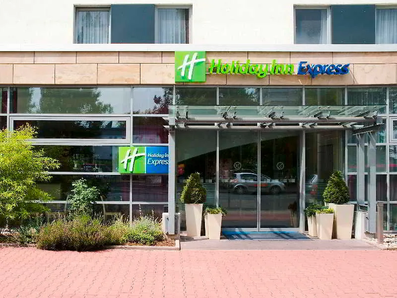 Holiday Inn Express Frankfurt Messe By Ihg Frankfurt am Main Germany