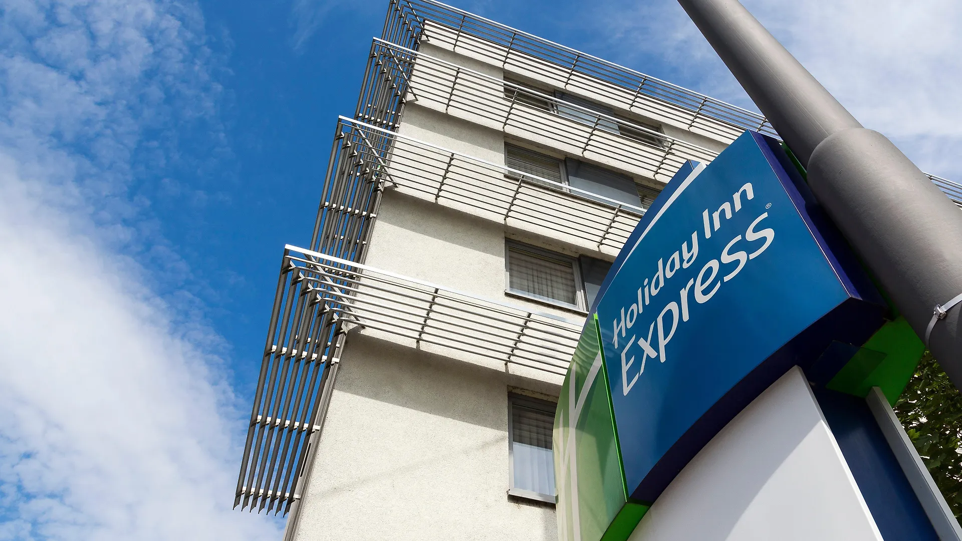 Holiday Inn Express Frankfurt Messe By Ihg Frankfurt am Main Hotel