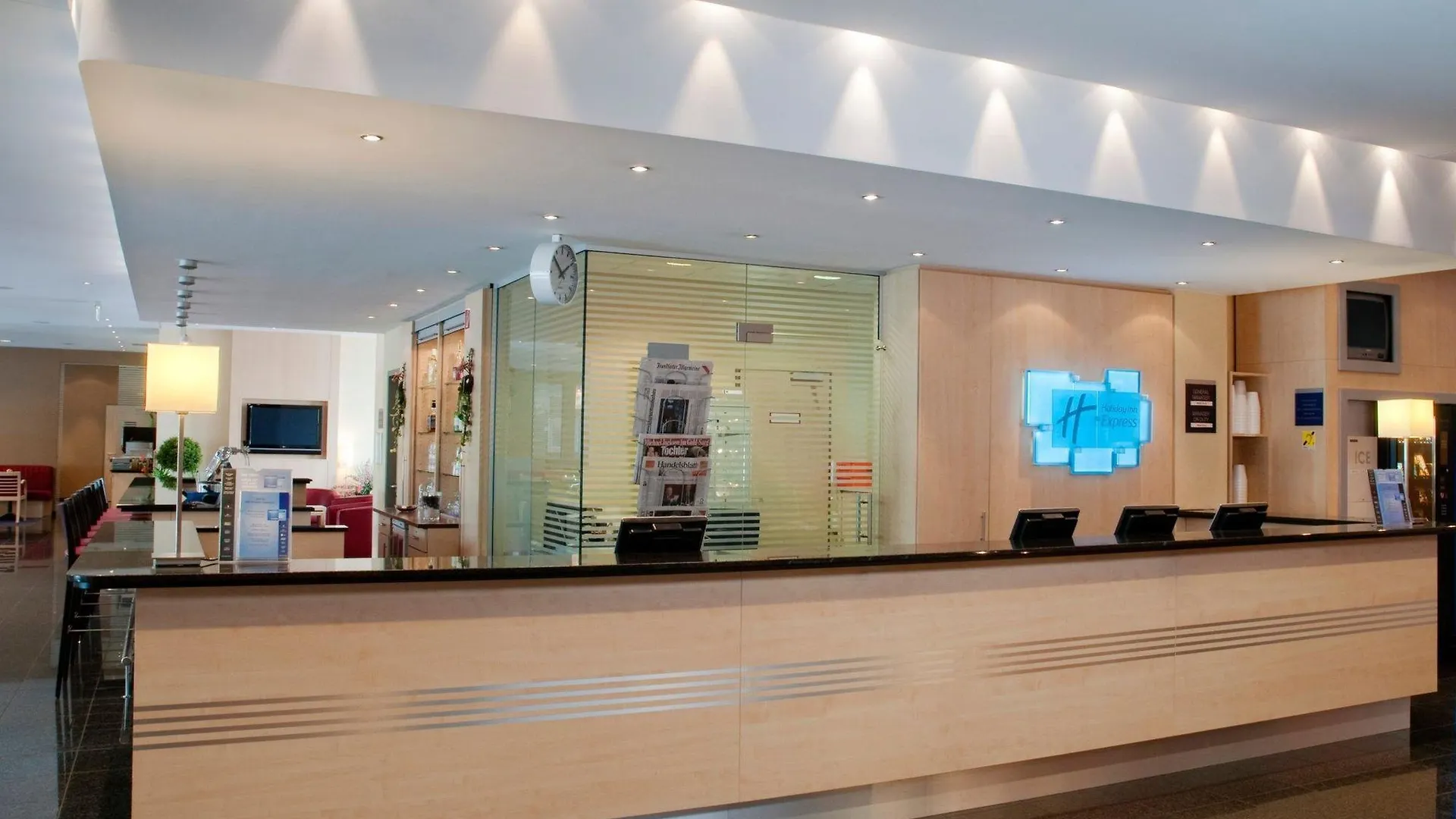 Holiday Inn Express Frankfurt Messe By Ihg Frankfurt am Main Alemanha