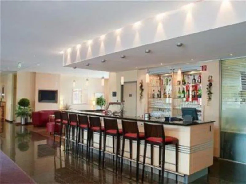 Holiday Inn Express Frankfurt Messe By Ihg Frankfurt am Main 3*,
